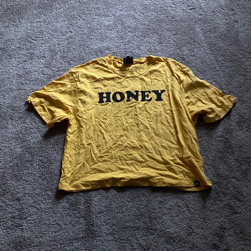 Riot Queen Honey Graphic Tee Yellow Cropped Casual Streetwear Top SIZE XL